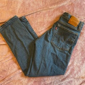 Levi’s Wedgie Straight Jean Size 26